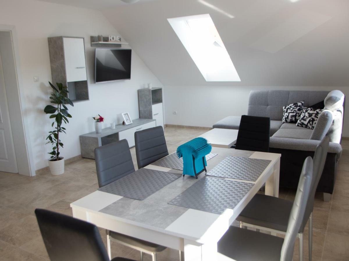 Apartman U Fuxu Zleby Exterior photo